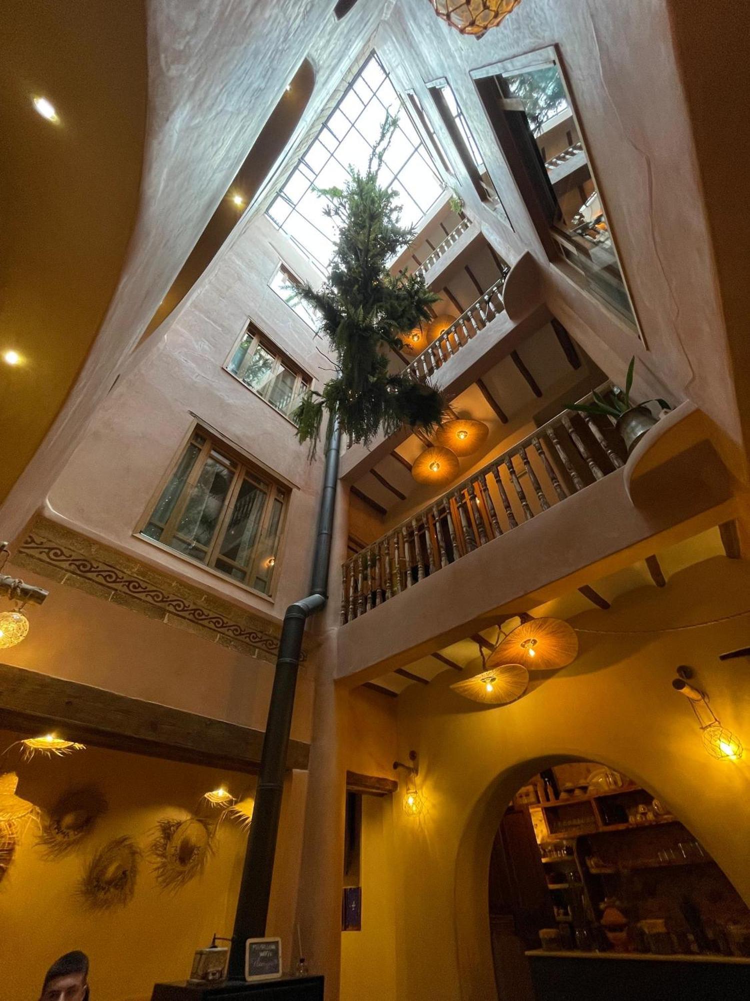 Mama Lova Hotel, Riad, Restaurant & Essaouira