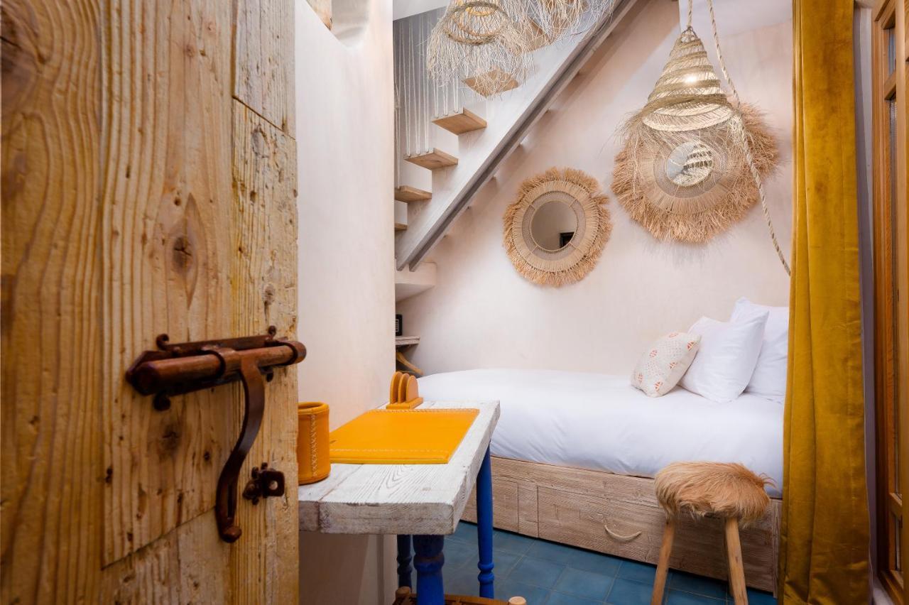 Mama Lova Hotel, Riad, Restaurant & Riad