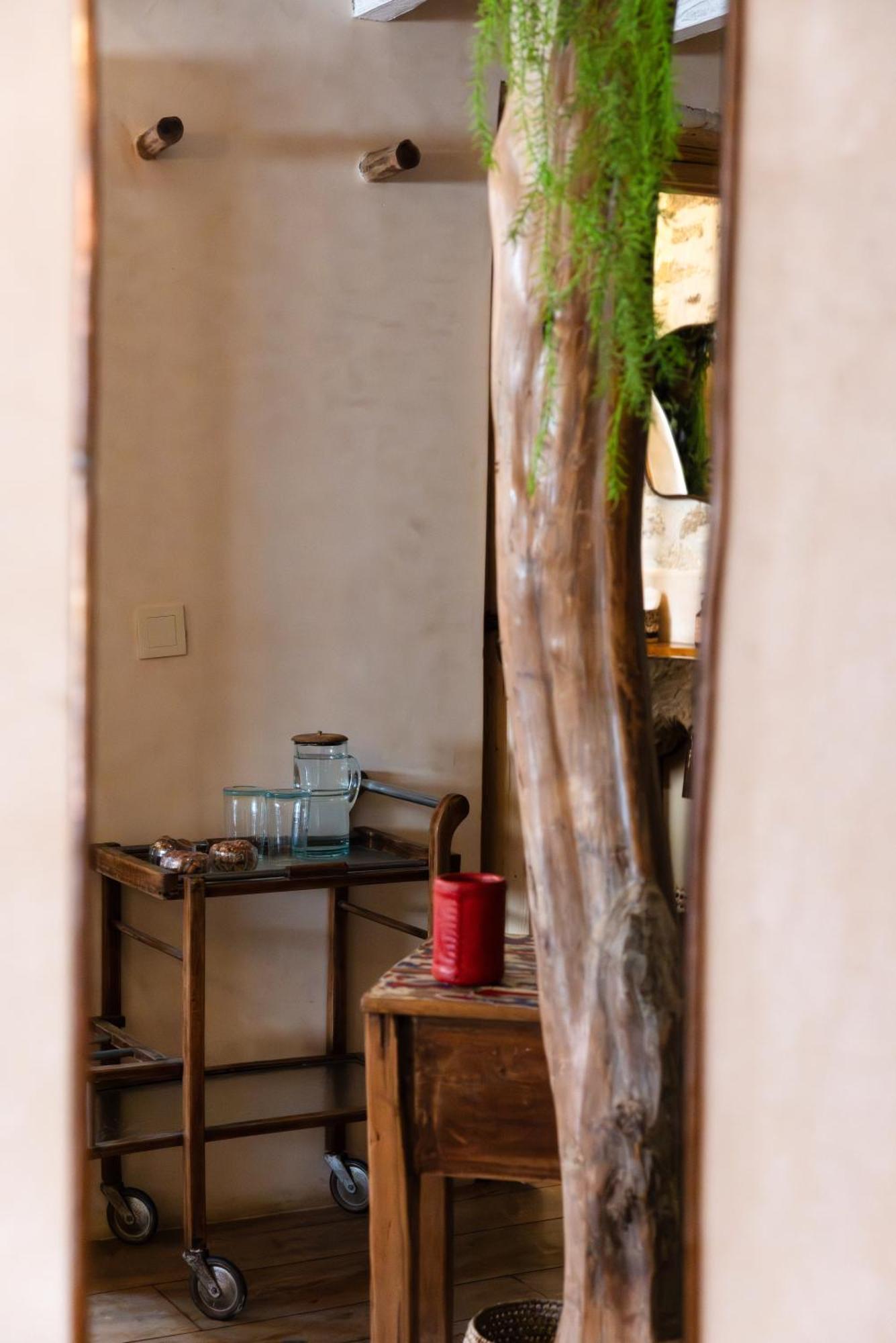 Mama Lova Hotel, Riad, Restaurant & 5* Essaouira